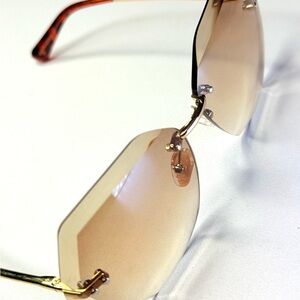Elegant Brown Sunglasses
